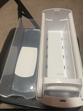 The first years breastmilk storage container